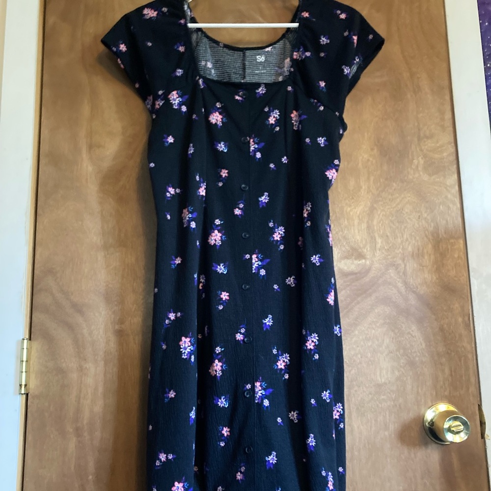 Fun summer dress! - Picture 2 of 9